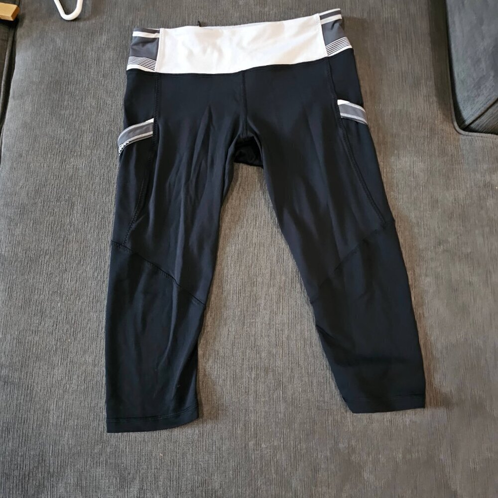 Lululemon Run Mod Moves Crop Leggings Women's Black White Pull On Size 6